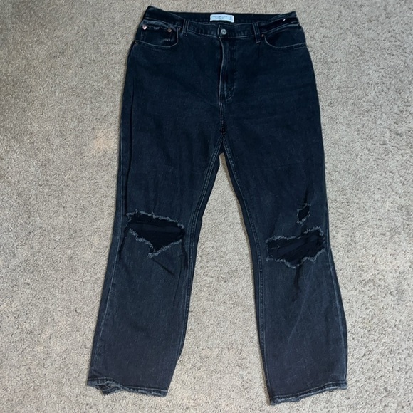 Abercrombie & Fitch Ankle Straight Ultra High Rise Distressed Jeans Black 31 12R - Picture 3 of 11